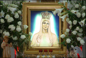 Our Lady Queen of Peace with Tears